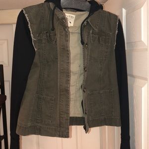 Grungy sweatshirt vest